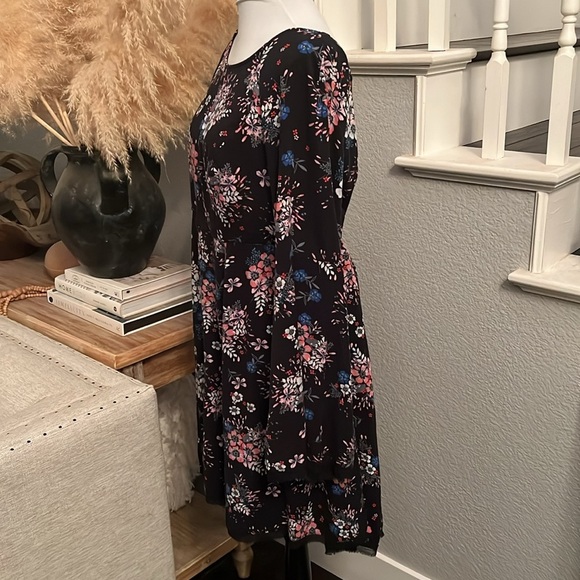 Torrid Floral Challis Bell Sleeve Dress Size 1X - Picture 7 of 10